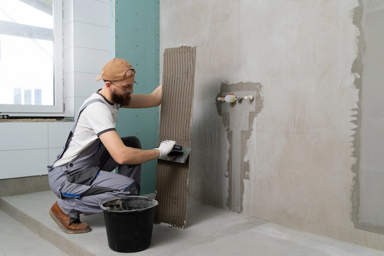tiler-trabajando-renovacion-apartamento (3)