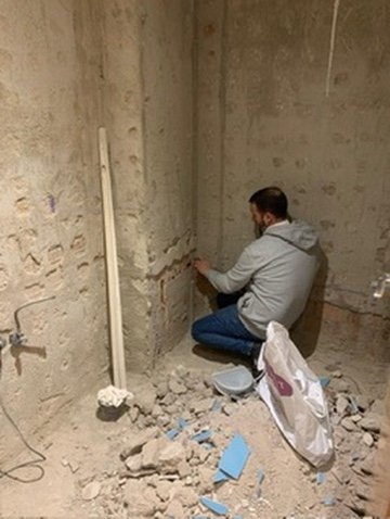 Procés de demolició i nova instal·lació de fontaneria